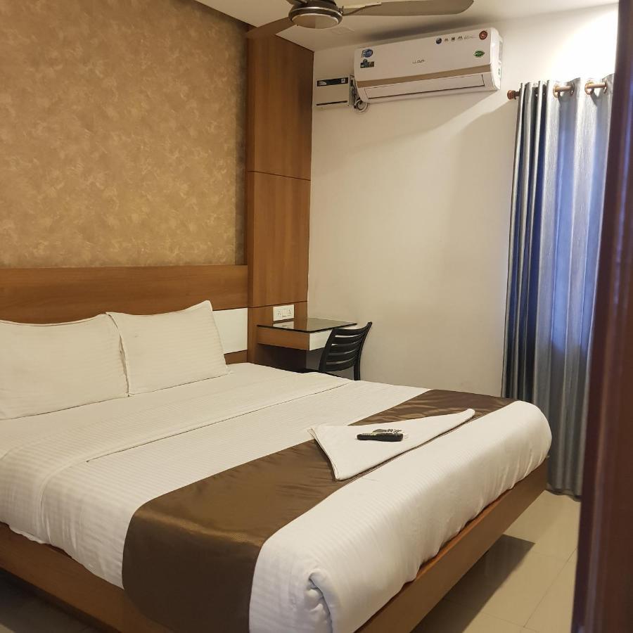 The Galaxy Suites Kochi Exterior foto